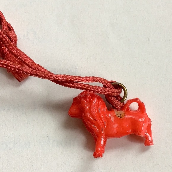 VINTAGE 1940’s CRACKER JACK CELLULOID PRIZES,SET 3. 1 Ram 1 Chili Pepper 1 Bird - Picture 3 of 9